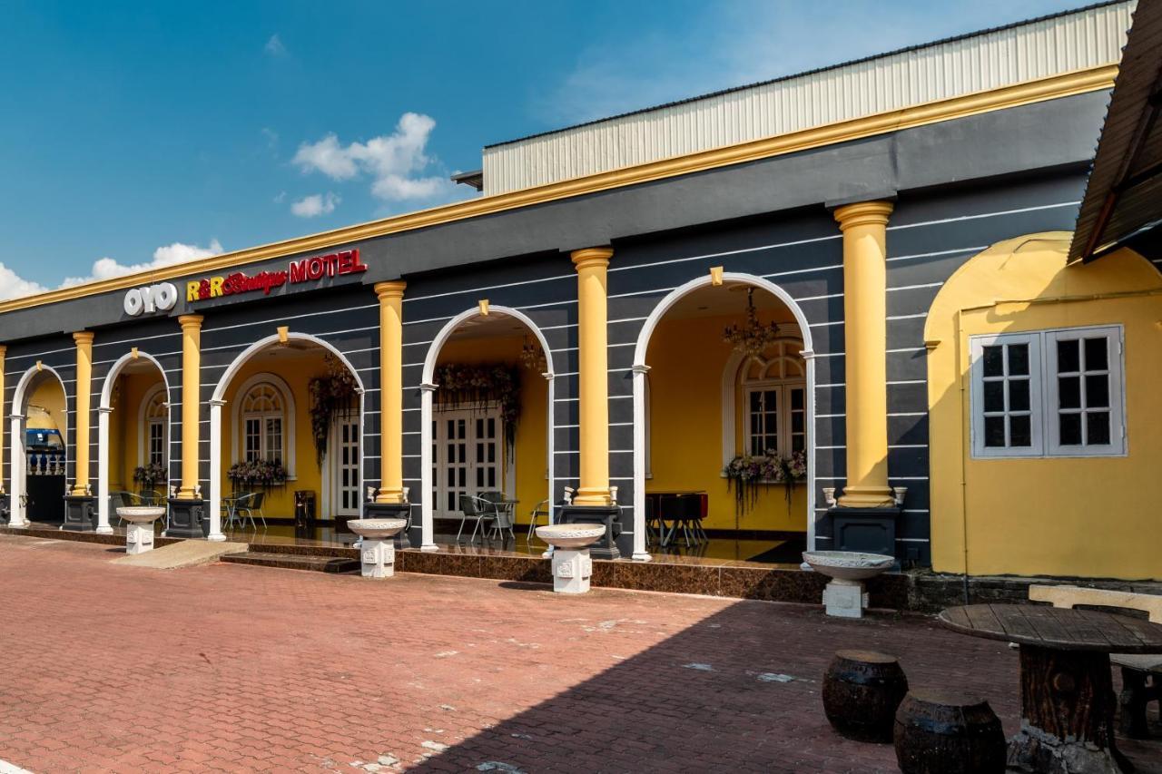 Oyo 1228 R & R Motel Johor Bahru Exterior photo