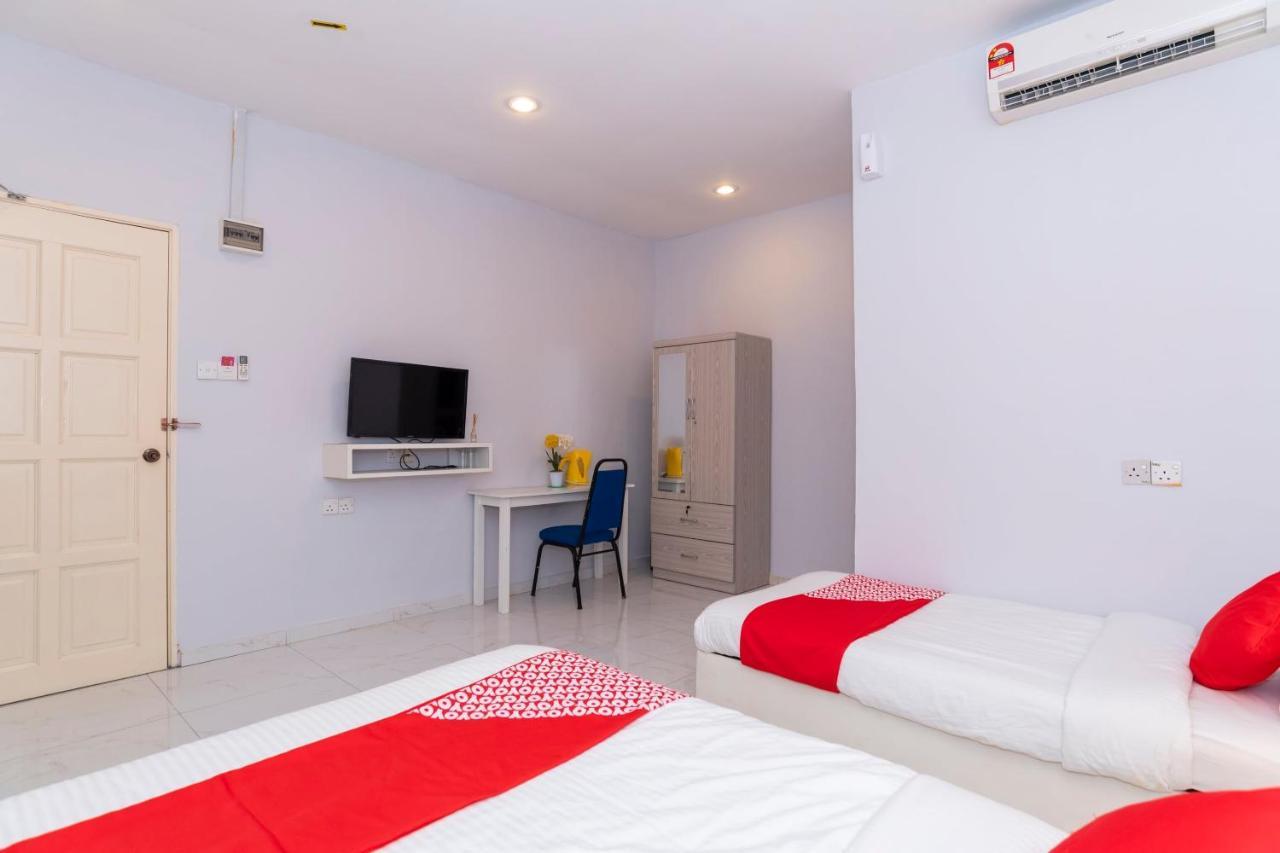 Oyo 1228 R & R Motel Johor Bahru Exterior photo