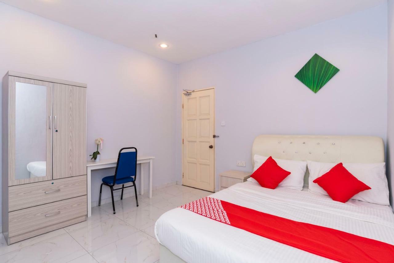 Oyo 1228 R & R Motel Johor Bahru Exterior photo
