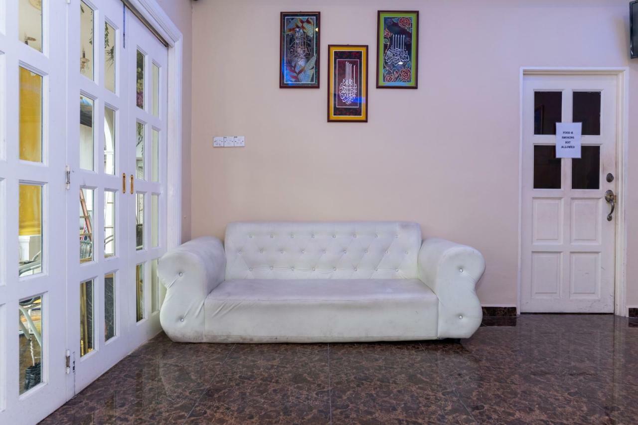 Oyo 1228 R & R Motel Johor Bahru Exterior photo