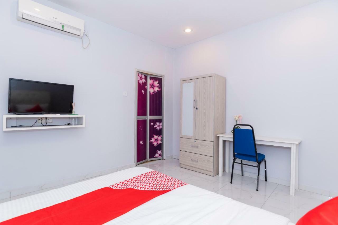 Oyo 1228 R & R Motel Johor Bahru Exterior photo